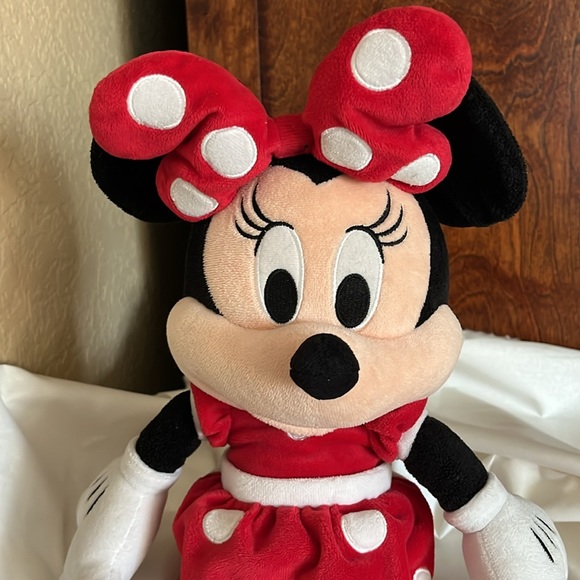 Minnie Mouse plushie - Picture 2 of 11